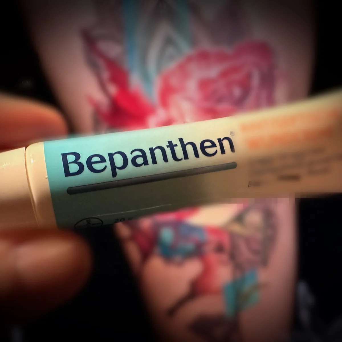 Bepanthen Wund- und Heilsalbe zur Pflege von Tattoos