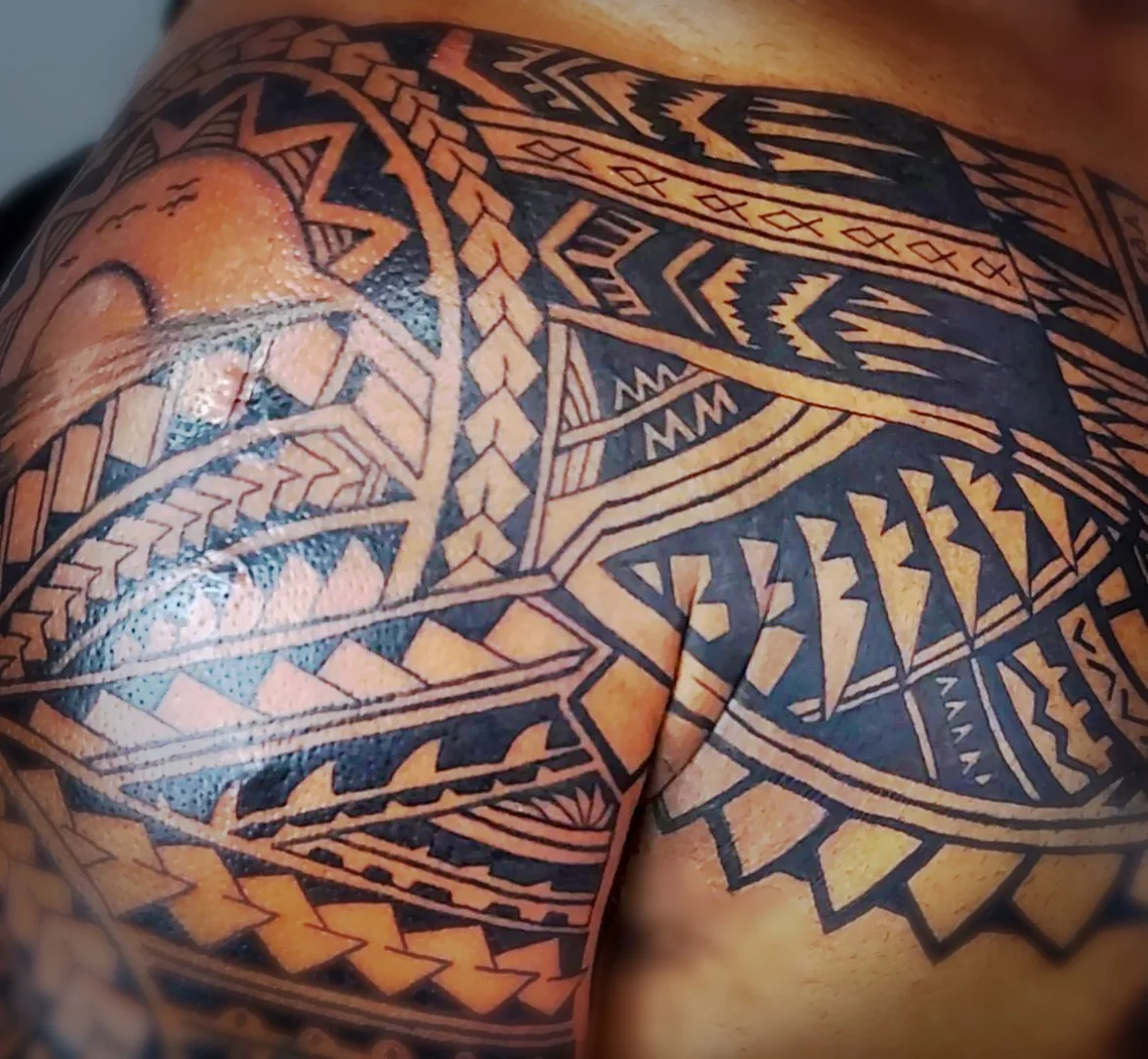 Maori Tattoo Brust