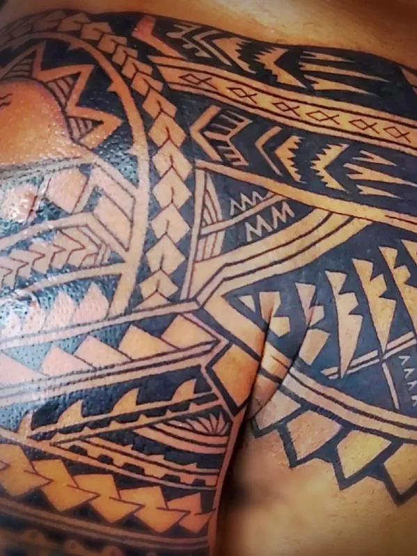 Maori Tattoo Brust
