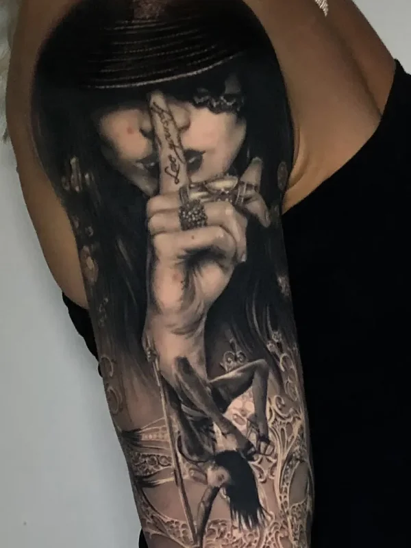 realistic sleeves
