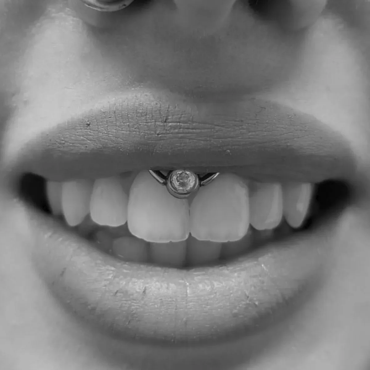 Lippenbändchen Piercing