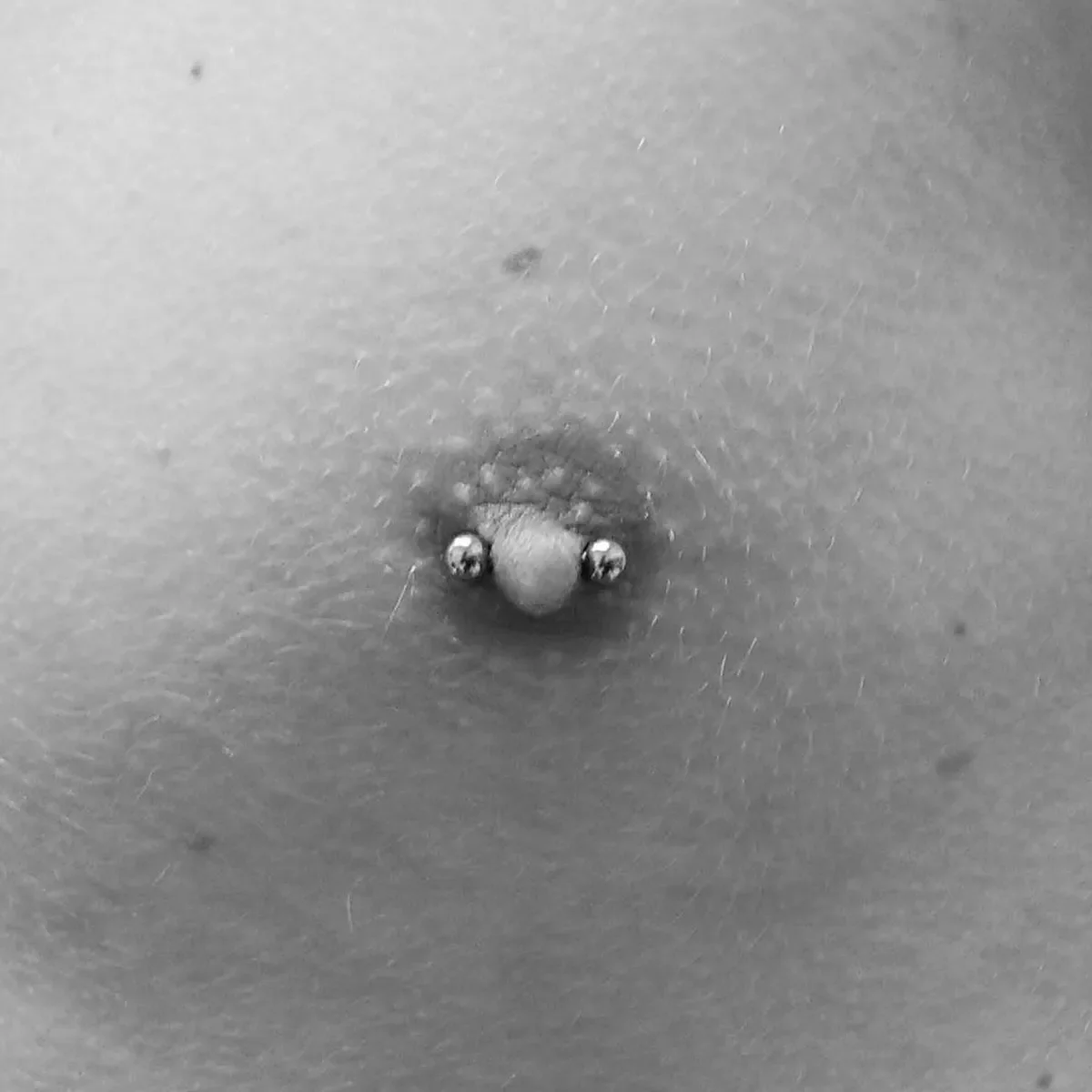 Brustwarzenpiercing für Männer