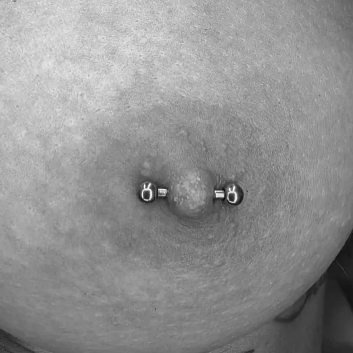 Brustwarzenpiercing für Frauen