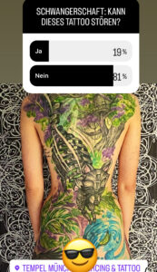 Tattoo Rücken Schwanger PDA