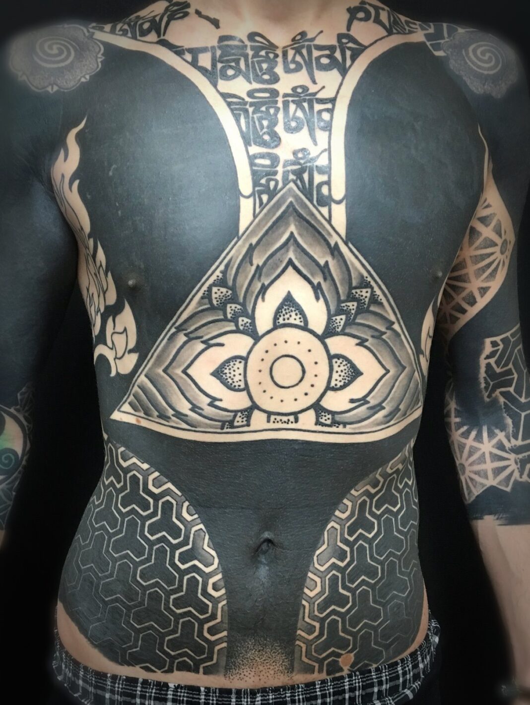 Blackwork Tattoo Basti Butcher München