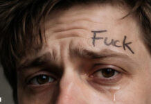 Hobby-Tattoo geht doppelt schief Doppeltes Pecht bei Heimtattoo